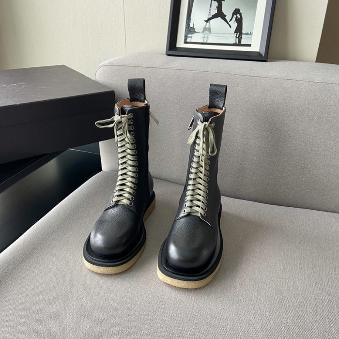 Bo*te*ga ve*ne*ta sneaker