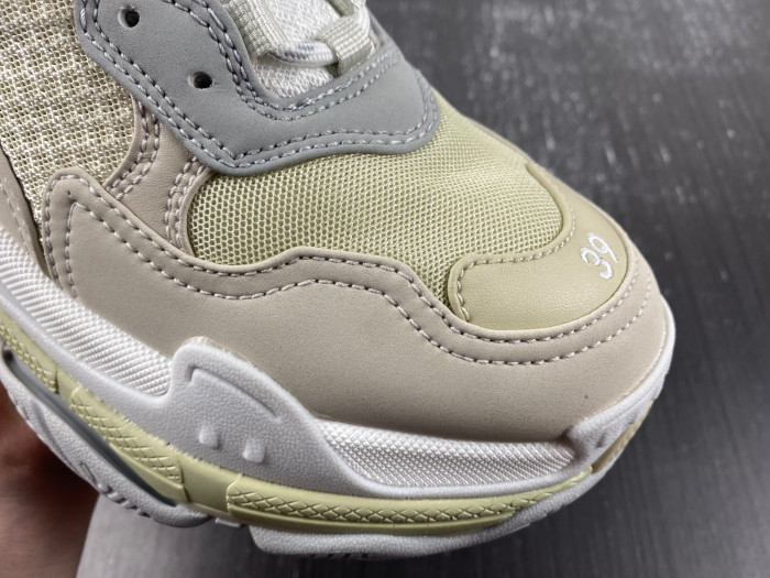 BL TRIPLE S TRAINERS 524039 W2FW4 9790