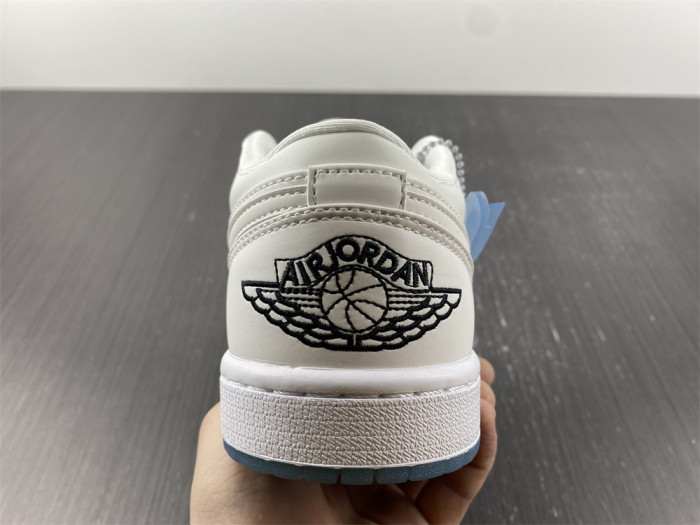 Air Jordan 1 Low DA8301-101