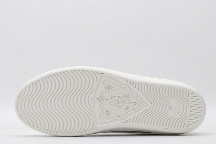 GC ACE EMBROIDERED LOW-TOP SNEAKER GC-18