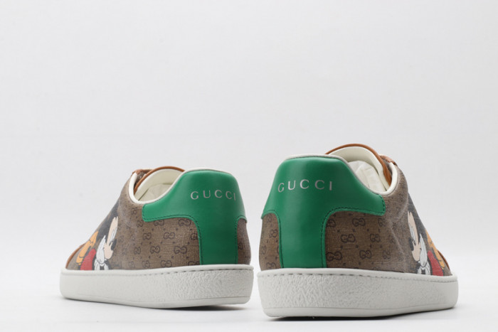 GC ACE EMBROIDERED LOW-TOP SNEAKER GC-19