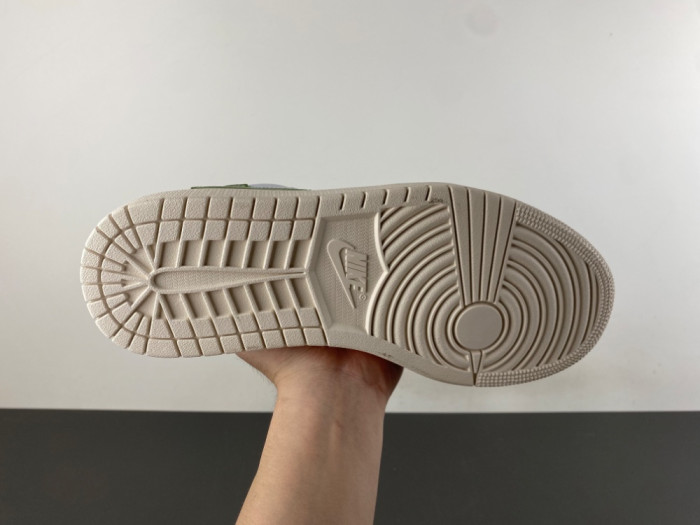 Travis Scott x Jordan Air Jordan 1 Low DM7866-956