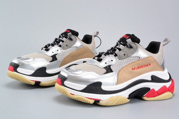 BL 17FW TRIPLE S 656686-W06G0-1001