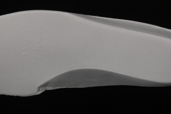 AIR JORDAN 4 RETRO THUNDER (2012) 308497-008