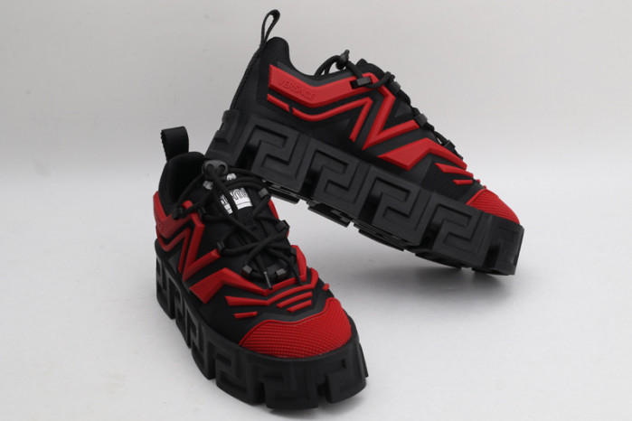 VERSA CHAIN REACTION SNEAKERS