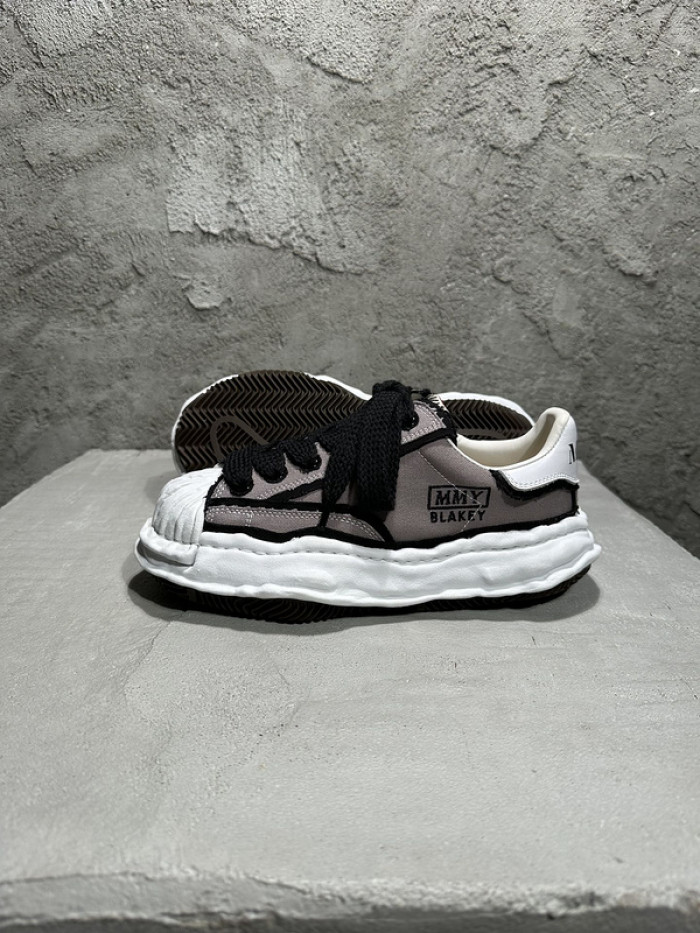 Ma*s*n mihara yasuhiro sneaker mmy-8