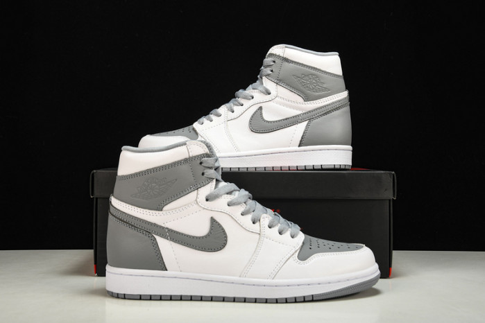 Air Jordan 1 High OG ‘Stealth 555088-037