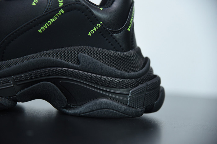 BL TRIPLE S TRAINERS