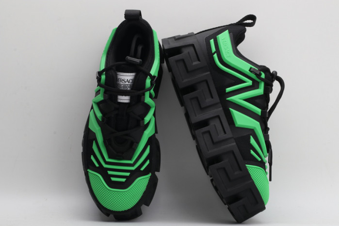VERSA CHAIN REACTION SNEAKERS