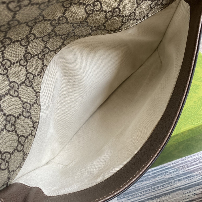 G*u*i neo vintage messenger bag 30*20*4cm