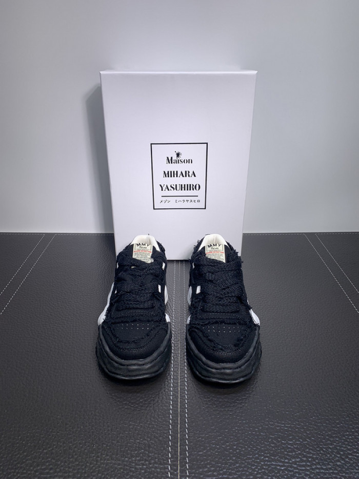 Ma*s*n mihara yasuhiro sneaker mmy-9