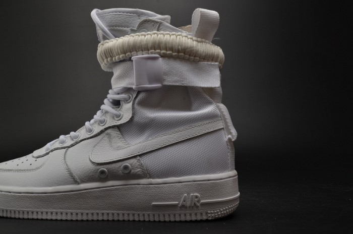 Nike WMNS SF FORCE 1 “Triple White” 903270 100