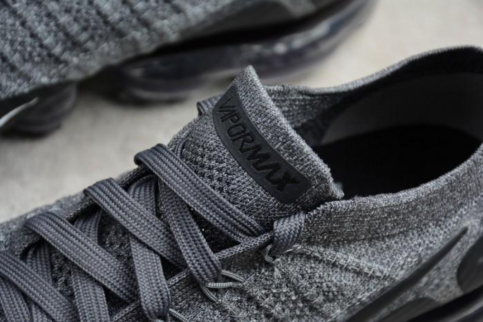 Nike Women Air Vapormax Flyknit 2.0 Dark Grey 942843-002