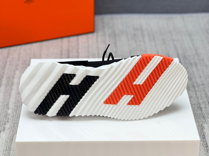 H**me5 sneaker hms019